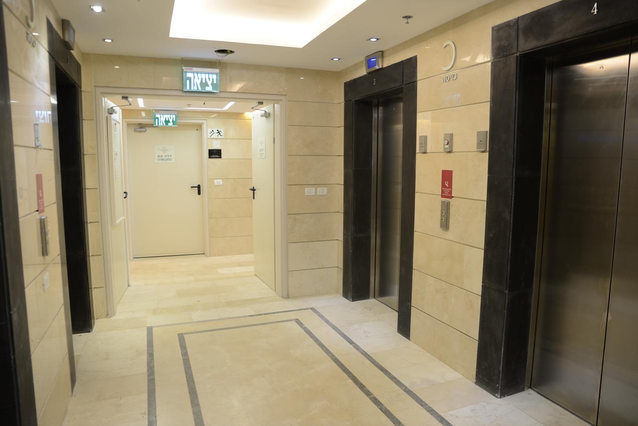 Saidoff, Amazing 4 Bedroom 3 Bath In City Center, Pool, Parking!!! エルサレム エクステリア 写真