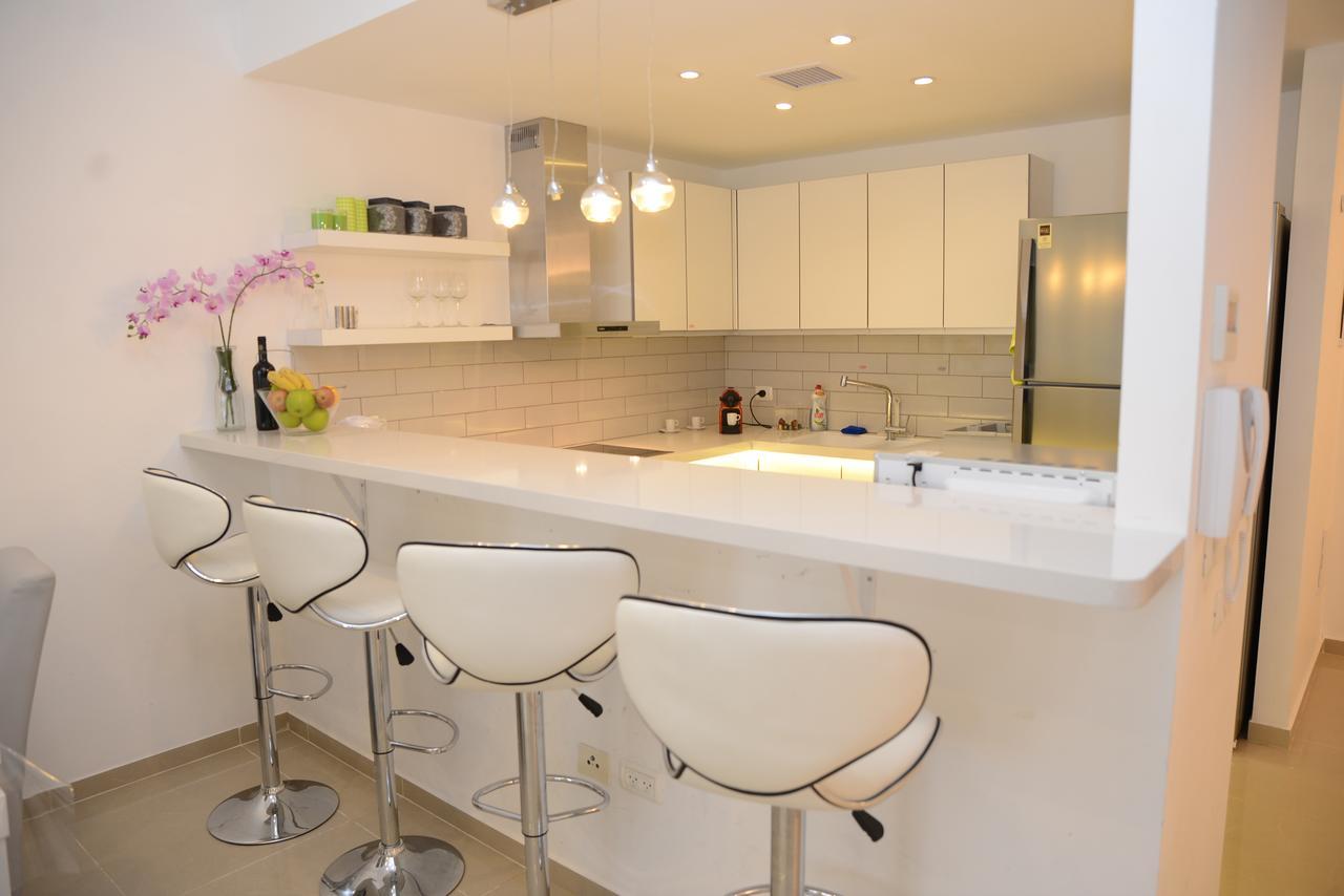Saidoff, Amazing 4 Bedroom 3 Bath In City Center, Pool, Parking!!! エルサレム エクステリア 写真