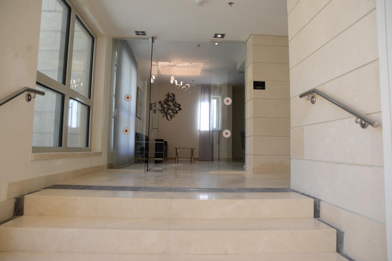 Saidoff, Amazing 4 Bedroom 3 Bath In City Center, Pool, Parking!!! エルサレム エクステリア 写真