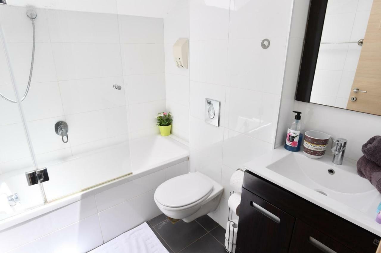 Saidoff, Amazing 4 Bedroom 3 Bath In City Center, Pool, Parking!!! エルサレム エクステリア 写真