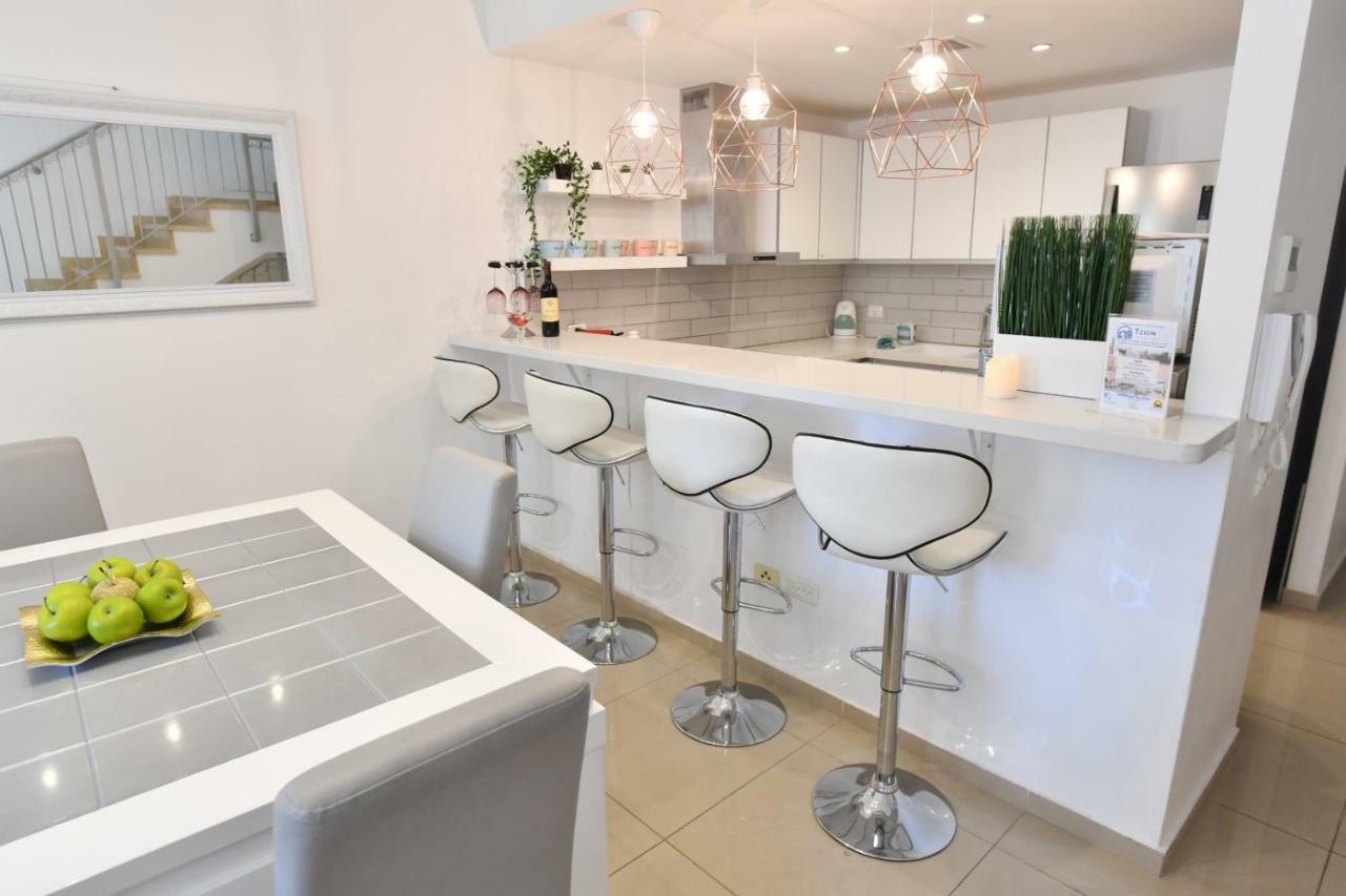 Saidoff, Amazing 4 Bedroom 3 Bath In City Center, Pool, Parking!!! エルサレム エクステリア 写真