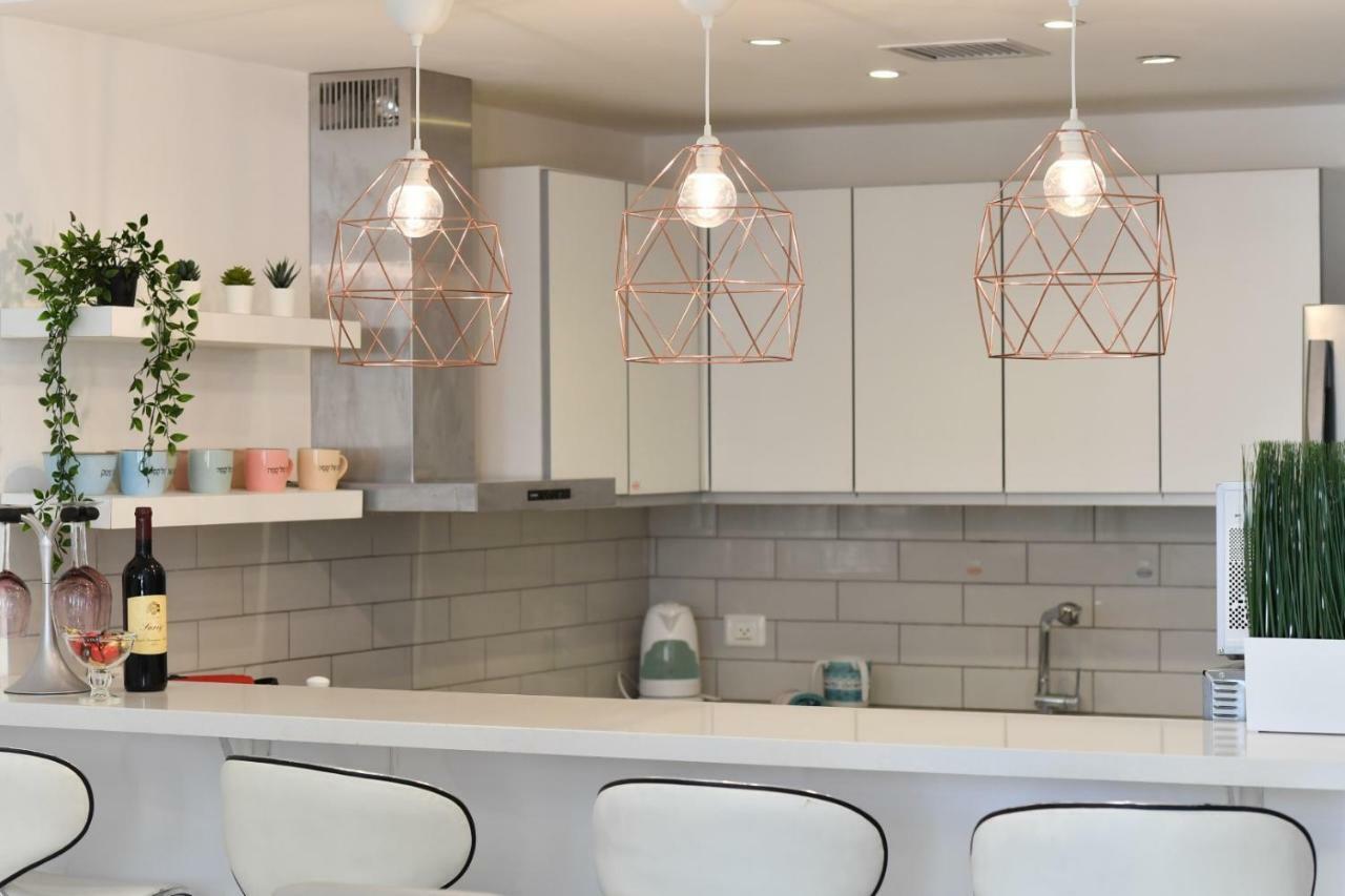 Saidoff, Amazing 4 Bedroom 3 Bath In City Center, Pool, Parking!!! エルサレム エクステリア 写真